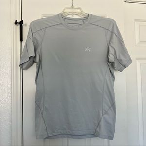 Arc’teryx Motus Crew Activewear Performance Shirt Light Gray Grey - Men’s Medium